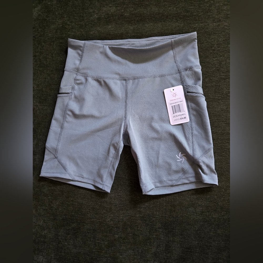 NWT Women's Chrome Active Athletic Shorts in Khaki Green L